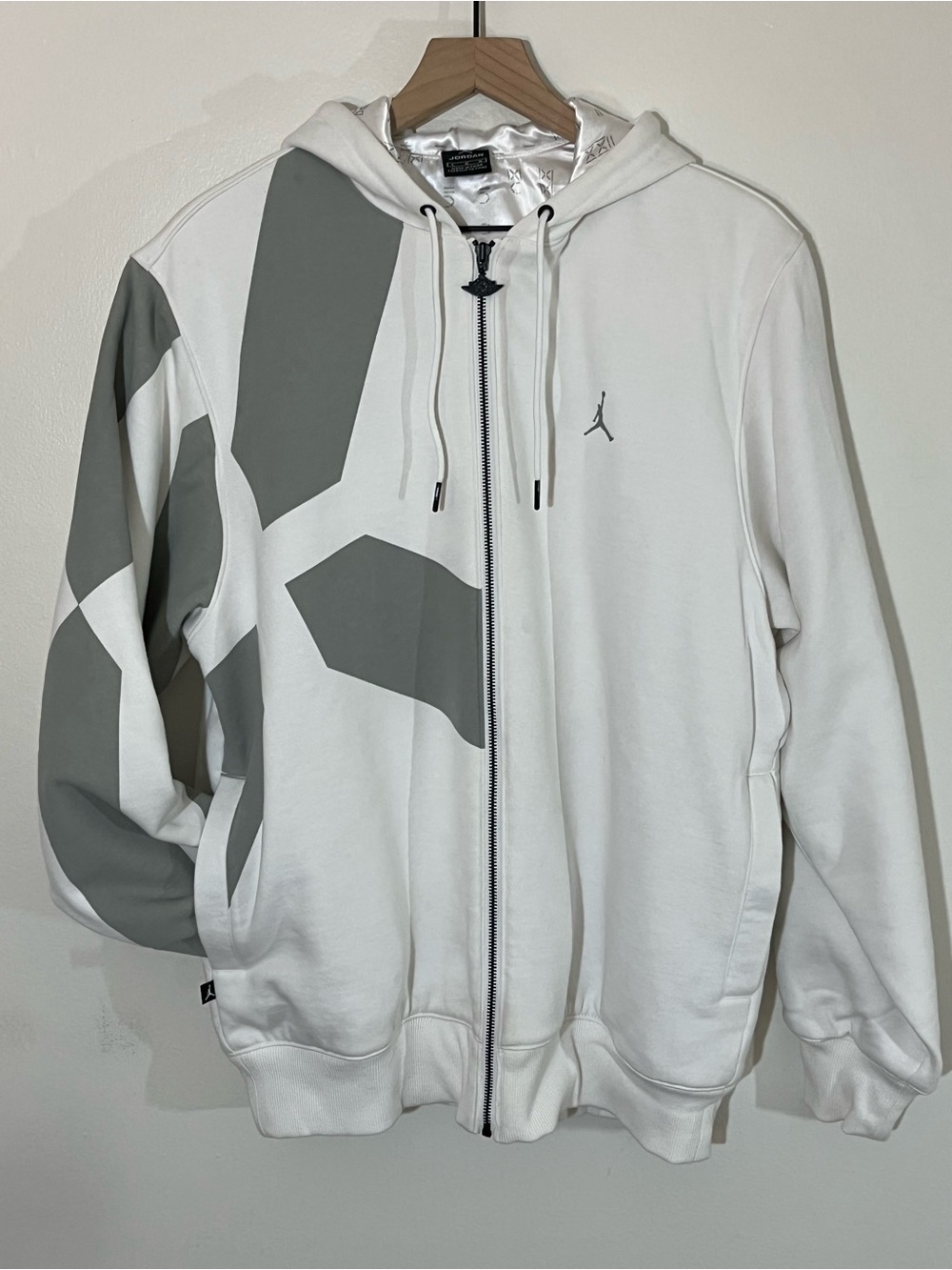 Jordan White & Gray Full-Zip Satin Lined Hoodie Sweater size Large